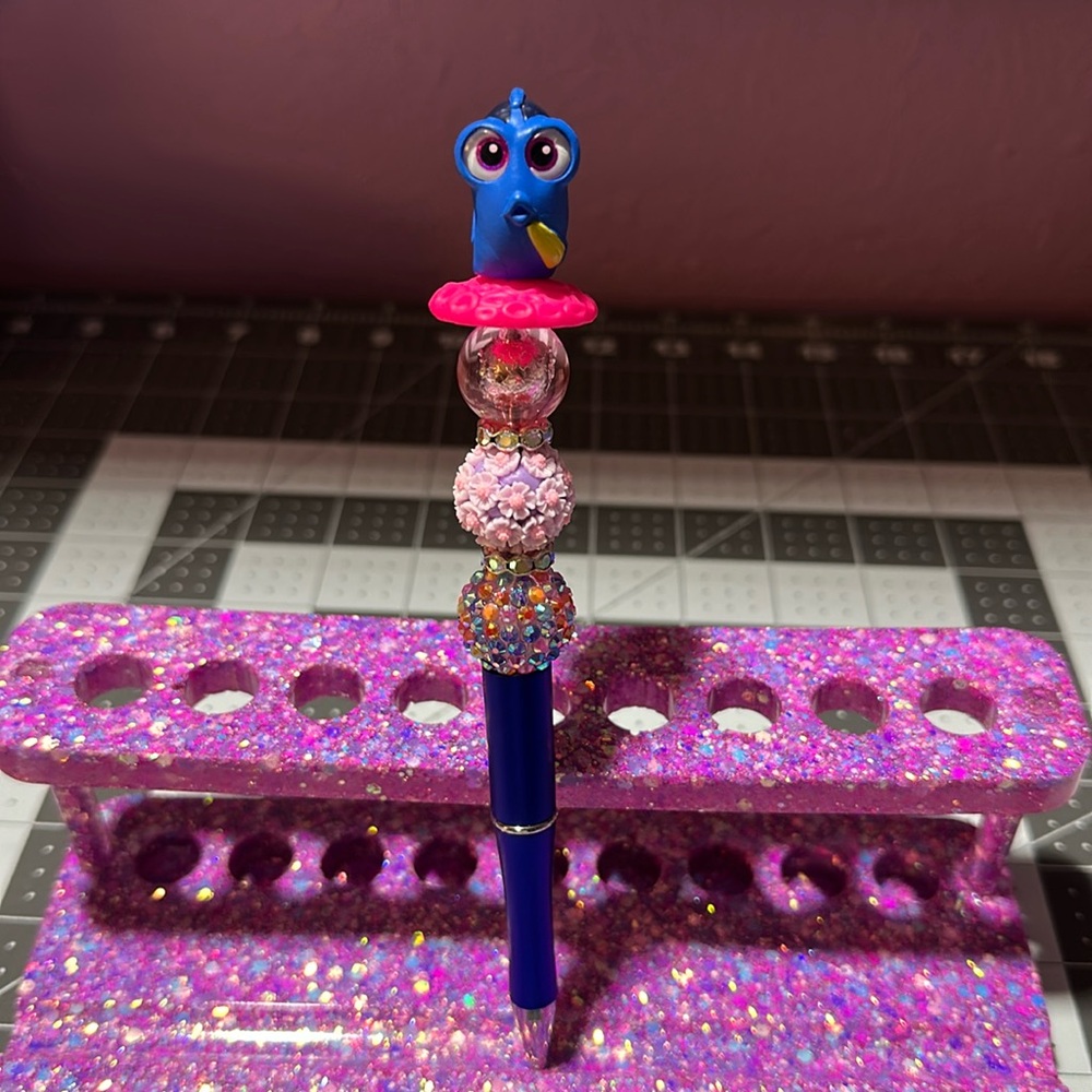 Blue beaded pen ( Dory )